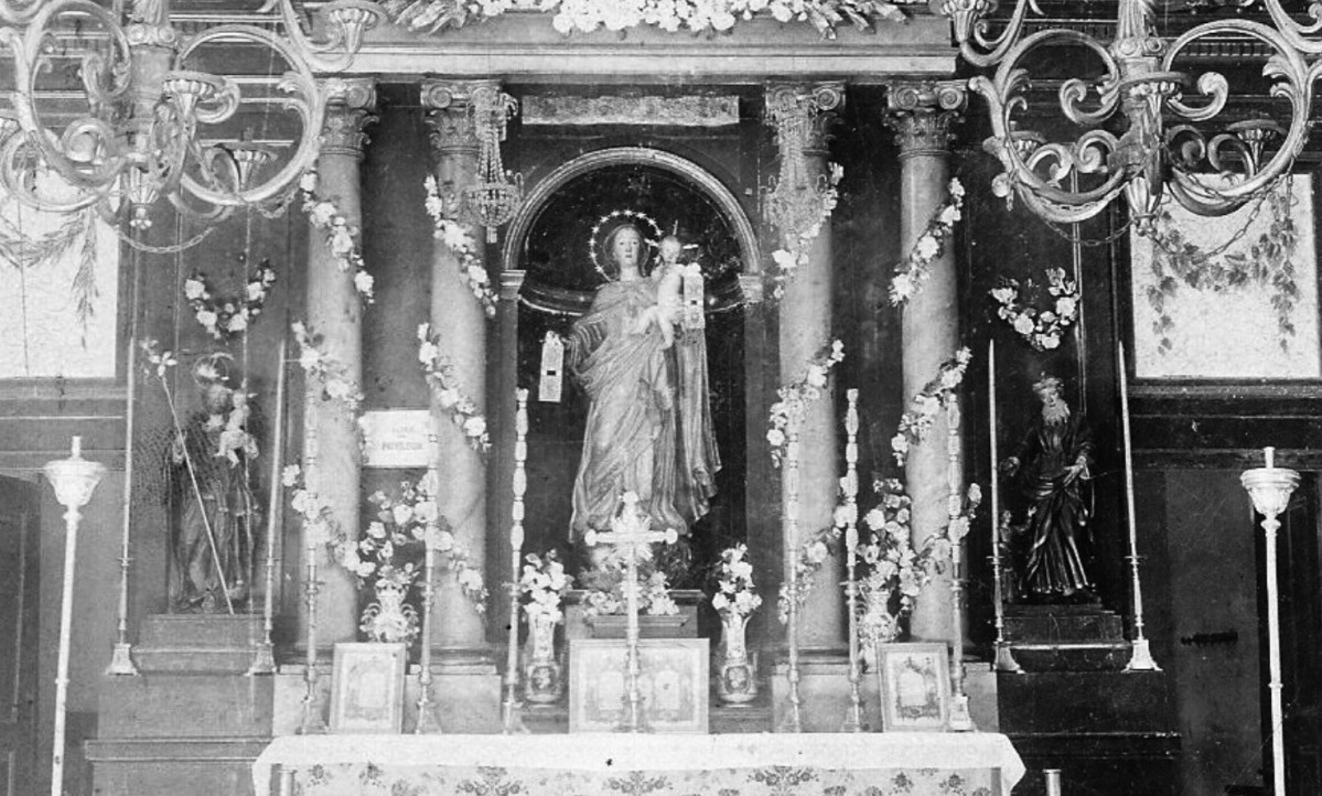 Capilla altar
