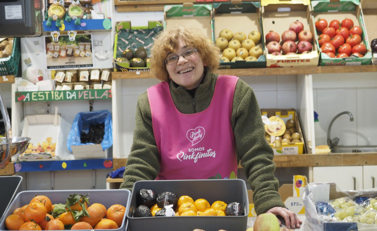 Las judías más tiernas y la fruta de hueso llegan como anticipo del verano al mercado de Ferrol
