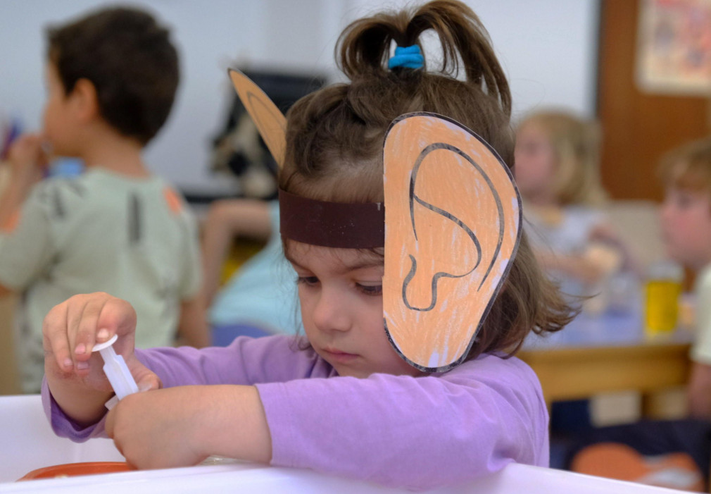 Escolares del Santiago Apostol llevan a cabo un taller en torno a la obra de Roald Dahl