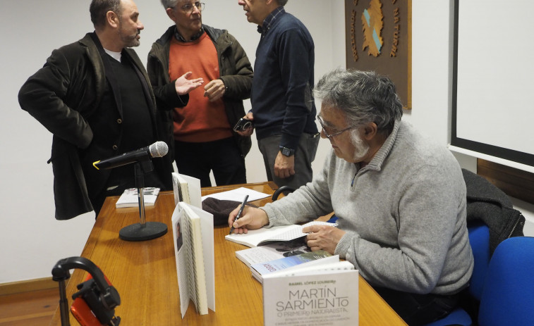 O cedeirés Rafael López Loureiro convirte a súa propia historia familiar nun libro que presenta en Ferrol