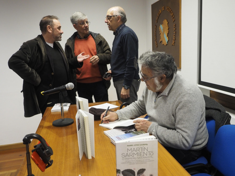 O cedeirés Rafael López Loureiro convirte a súa propia historia familiar nun libro que presenta en Ferrol