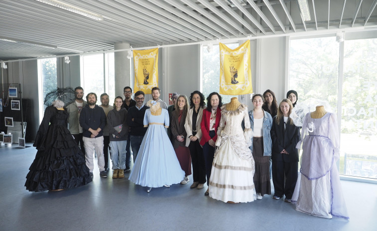 Os traxes do século XVIII deseñados polas alumnas do Campus de Ferrol desfilarán no Festival Ilustrado 2025