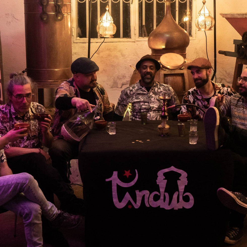 TanDuB, finalistas dos Martín Códax, fan unha parada da xira en Artábria
