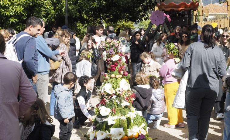 Os Maios de Pontedeume inclúen varias actuacións antes da entrega de premios
