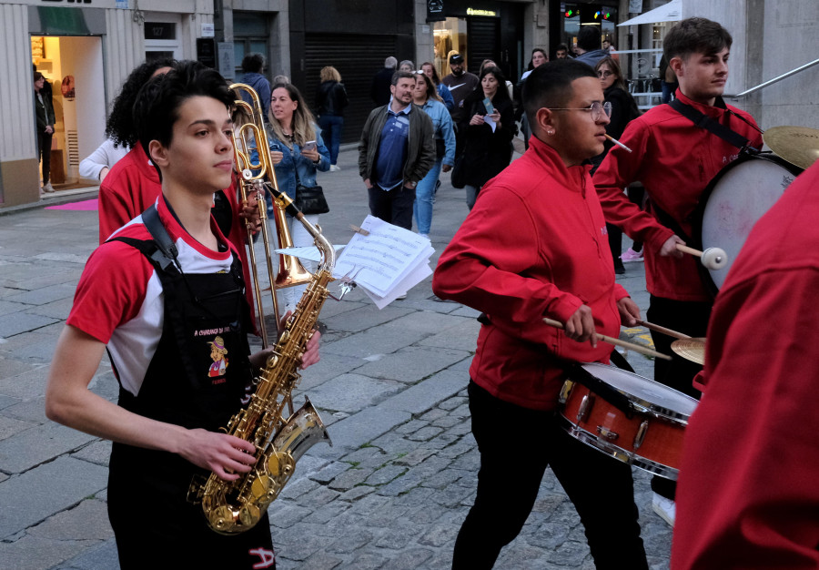 La fiesta de la primavera llega al comercio ferrolano