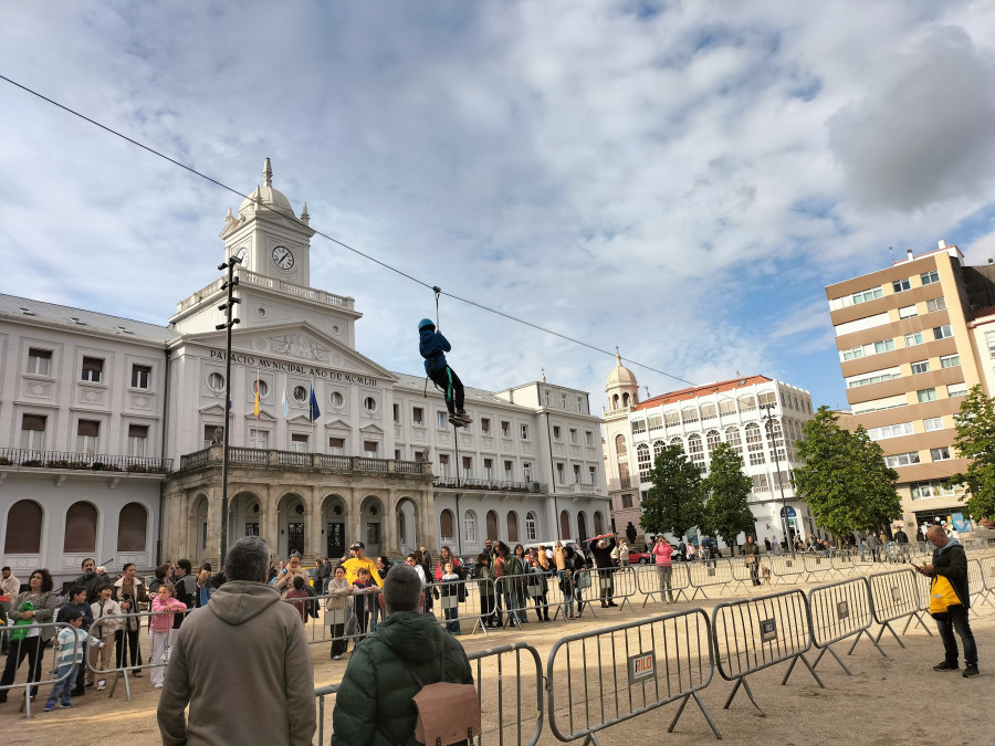 Vecinos y visitantes disfrutaron en Ferrol de una sesión doble de ocio