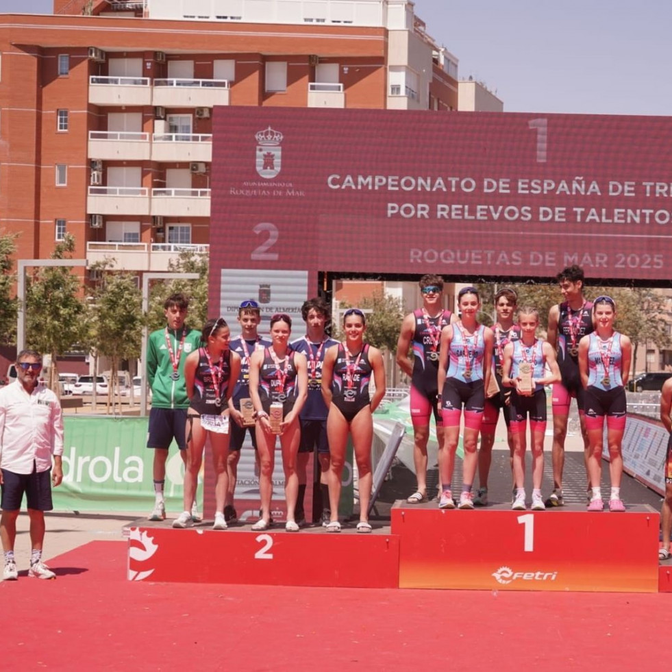 Tercera posición para el Náutico Narón en el Nacional de relevos de triatlón