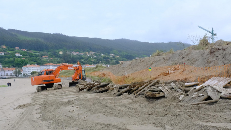 “Preocupación e tristeza” entre los vecinos de Cedeira por las obras en la playa de A Magdalena