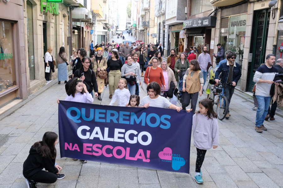 Queremos Galego en Ferrolterra anima a coller o bus para mobilizarse en Compostela