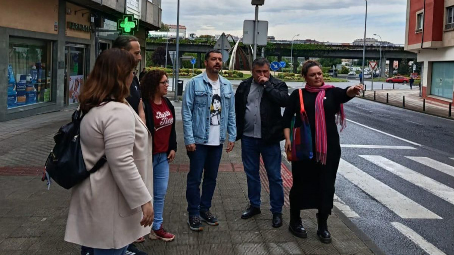 El BNG de Narón denuncia el estado de la carretera de Cedeira y el pabellón de A Gándara