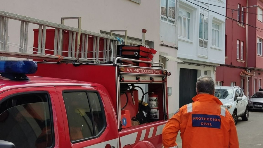 Un incendio en una cocina de Cedeira moviliza a un amplio operativo