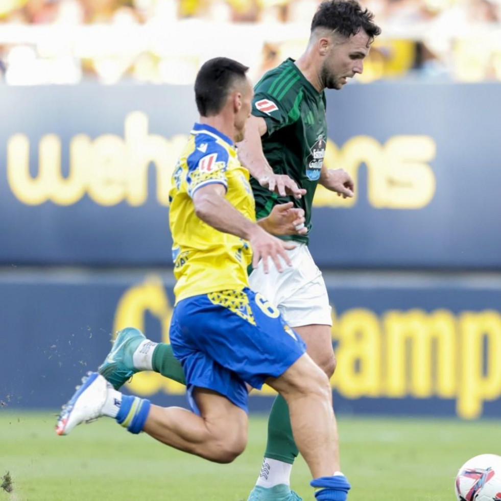 Racing de Ferrol y Cádiz alcanzan la cuarentena en A Malata