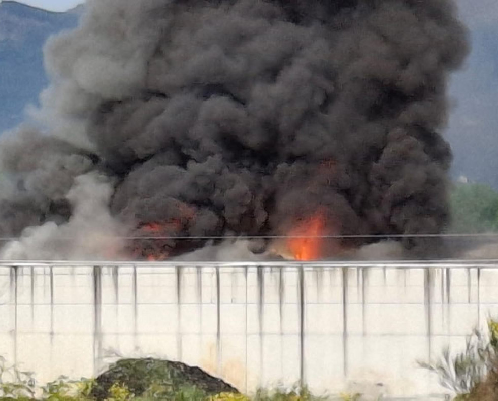IncendioenunanavedelpolgonodeAsGndarasdeOPorrioEP