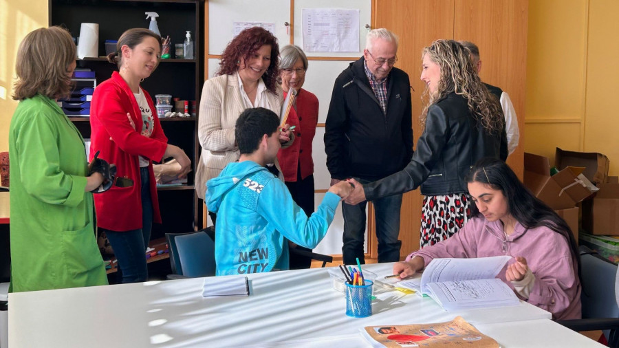 Nuestra Señora de Chamorro muestra su nuevo centro de atención temprana en Narón