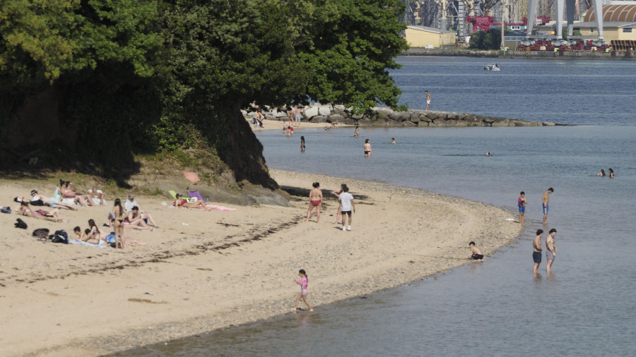 Ferrol registró máximas de 27 grados en un día “preveraniego” que este domingo acabará en chaparrón