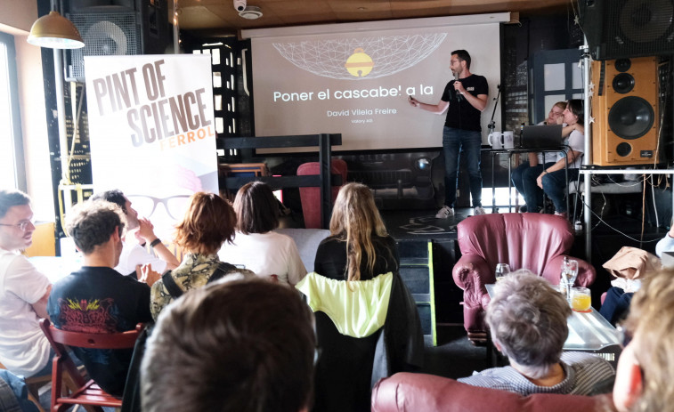 Los bares de Ferrol se llenan de “ciencia km 0” con el festival de Pint of Science