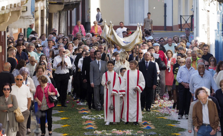 Ares activa la cuenta atrás para celebrar el Corpus y engalanar sus calles de alfombras florales
