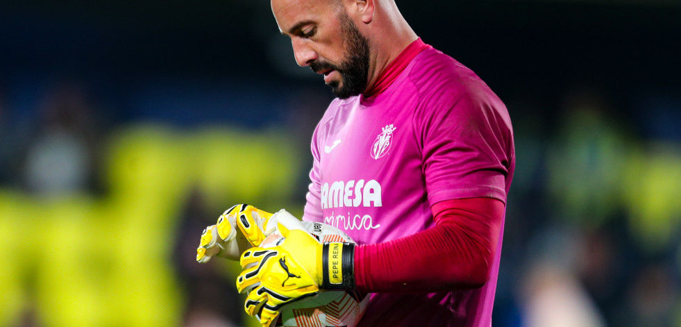 Pepe Reina anuncia su retirada como portero profesional