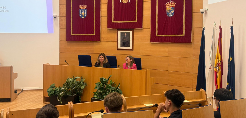 El Concello de Narón acogió por un día como ediles al alumnado de O Feal