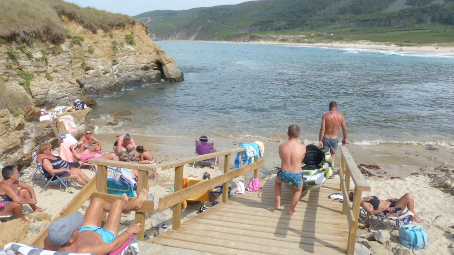 Dos playas de Ferrolterra compiten por ser la mejor de España en la revista "Traveler"
