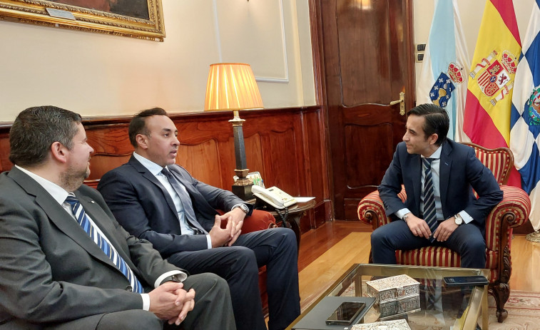 El alcalde recibe en el Consistorio al director ejecutivo del Grupo MMSA, Sidi Mohamed Alaoui