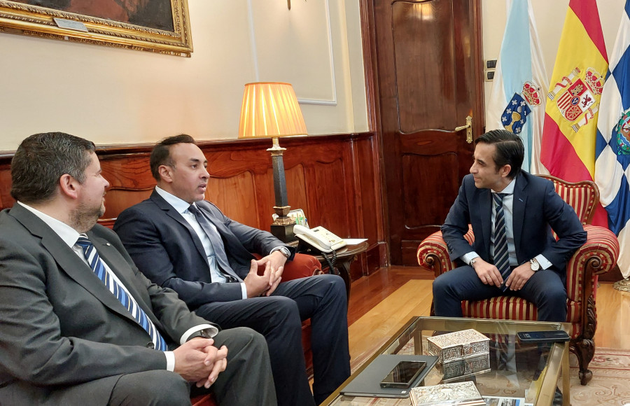 El alcalde recibe en el Consistorio al director ejecutivo del Grupo MMSA, Sidi Mohamed Alaoui