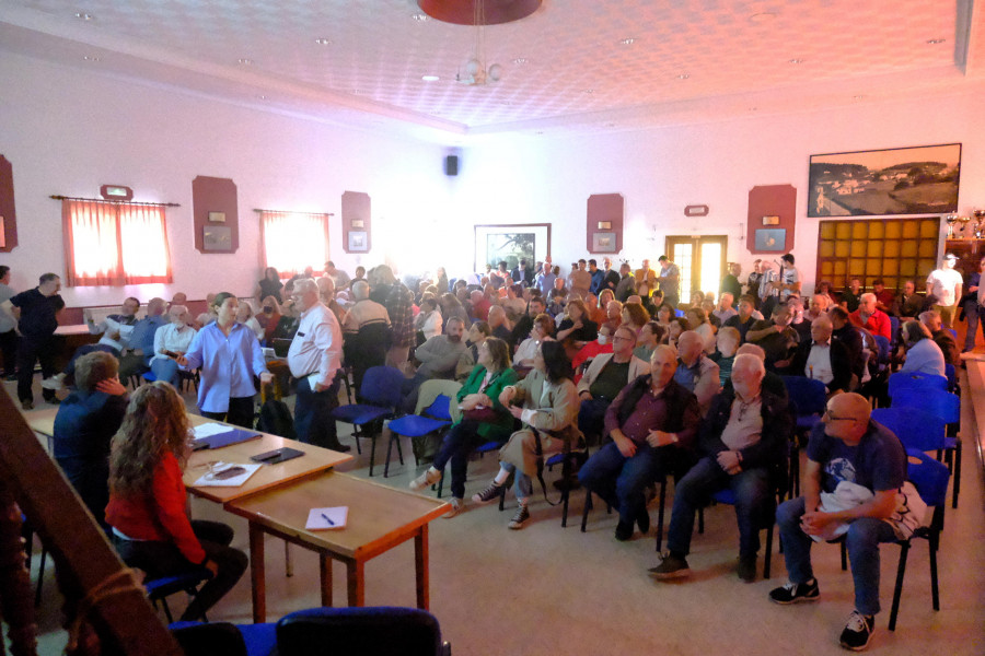 El Concello aborda con los vecinos del rural el proyecto del saneamiento en la zona
