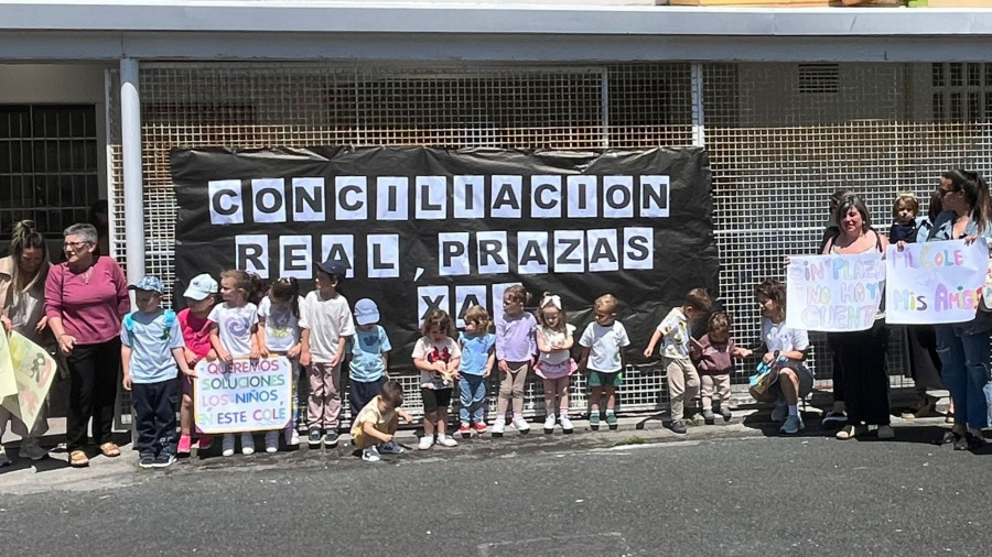 Familias del Jorge Juan de Perlío siguen su lucha para escolarizar a los menores en el centro