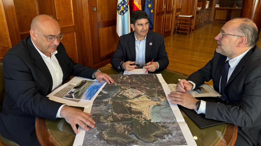 Gobierno y Valdoviño analizan vías de colaboración para recuperar el entorno de la piscifactoría de Meirás
