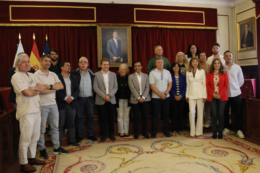 El Concello y la Xunta homenajean al personal funcionario jubilado