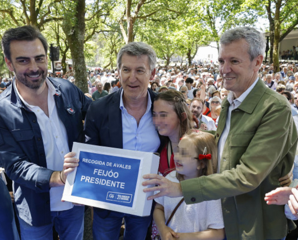 CalvoFeijooyRuedaposanaliniciodelaromeriapopulardeOPino