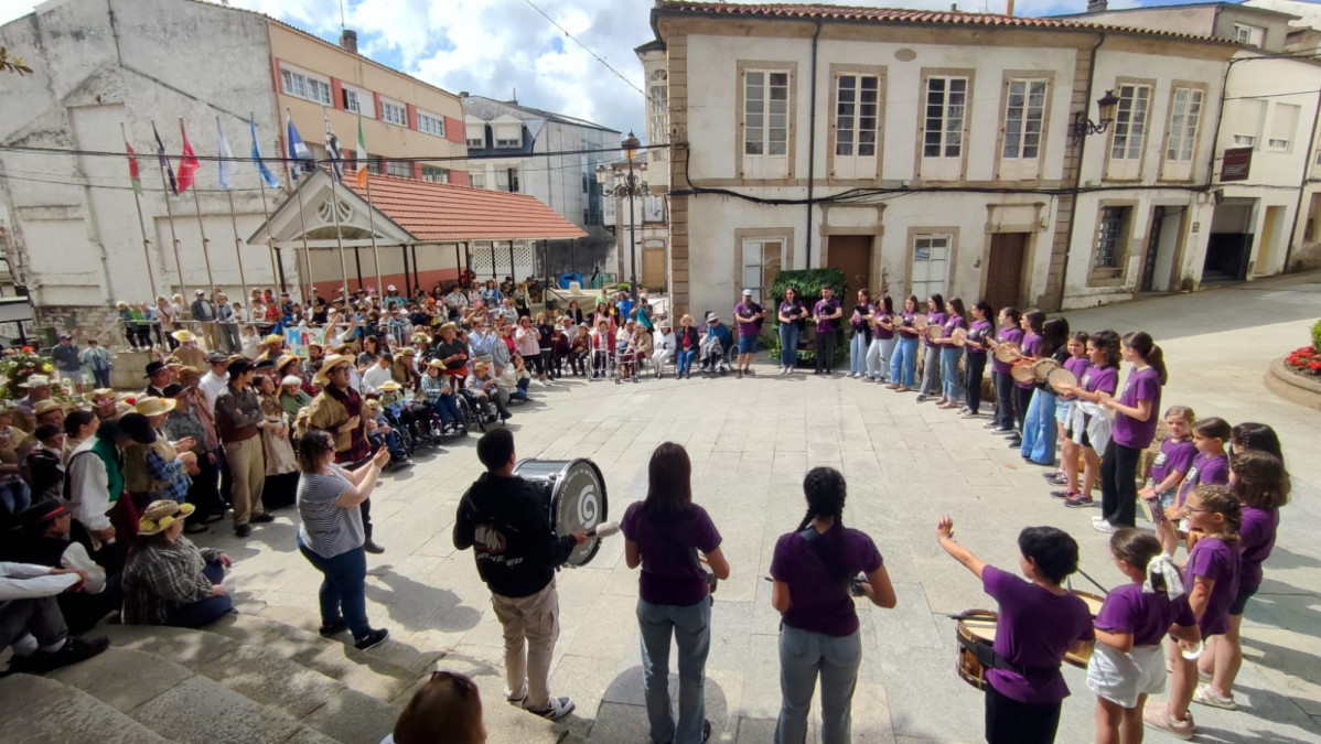 XVI Festa Interxeracional dos Maios en Ortigueira (1)