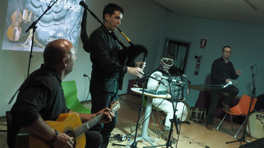 Las Escolas Municipais de piano, solfeo y guitarra de Fene se despiden con actuación