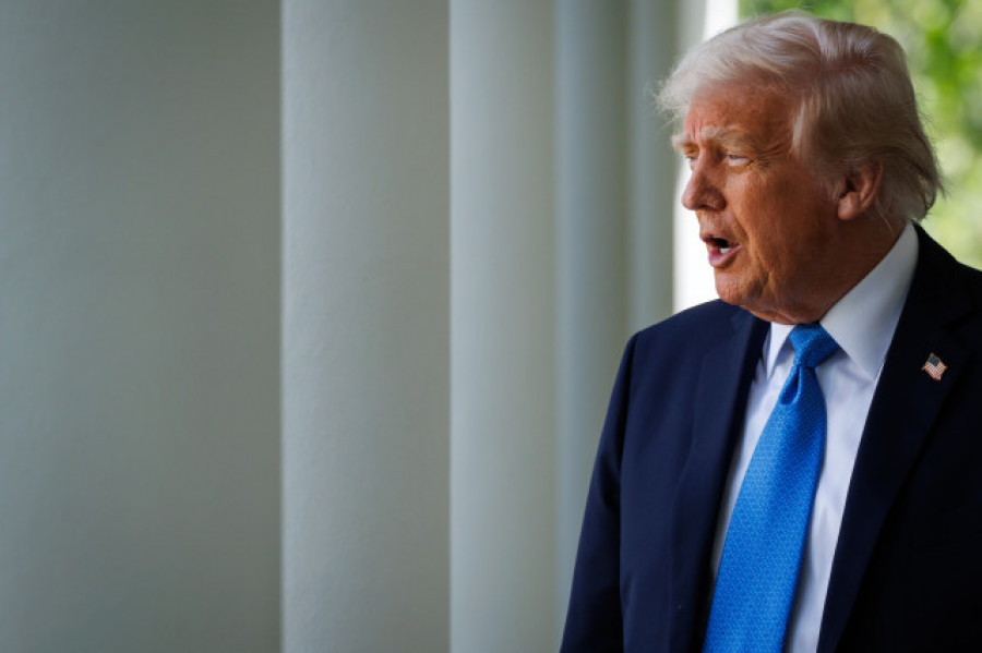 Una corte de apelaciones da un alivio a Trump y restablece sus aranceles