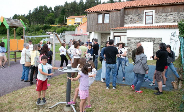 Concello y Diputación inauguran el local social de Aviño, en Valdoviño