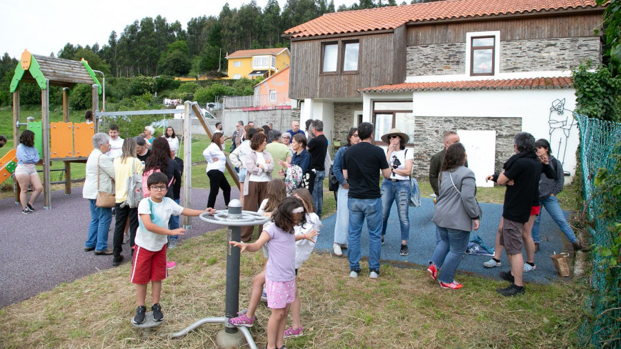Concello y Diputación inauguran el local social de Aviño, en Valdoviño