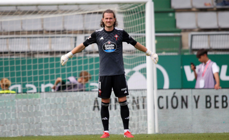 Emilio Bernad, portero del Racing de Ferrol: “Es un placer llevar esta camiseta y se ha cumplido un sueño”
