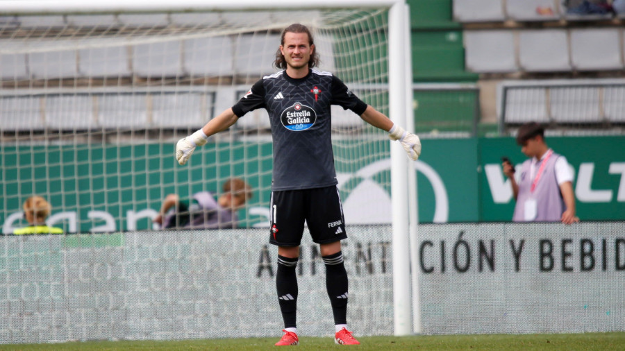 Emilio Bernad, portero del Racing de Ferrol: “Es un placer llevar esta camiseta y se ha cumplido un sueño”