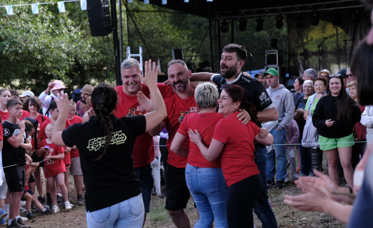 Este Festival do Río Castro, que celebra 30 años de romería viva en Naraío, se cierra con Ailá y Banda Xangai