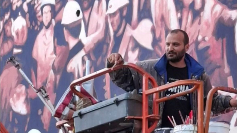 La obra de Yoseba Mp incluirá en un futuro los dibujos de los niños y niñas ponteses