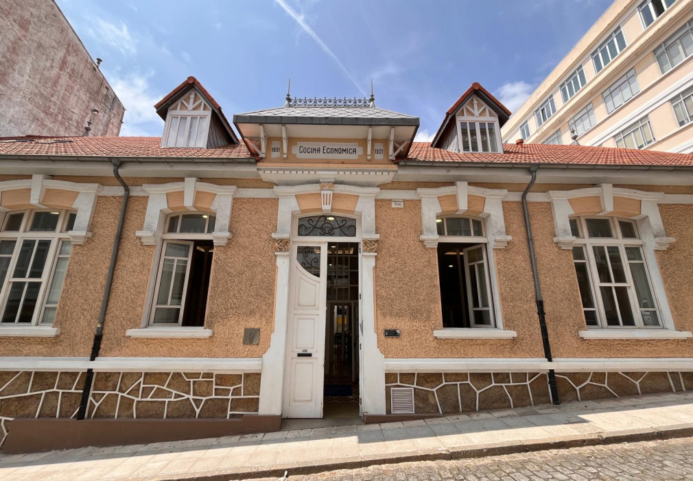 La Cocina Económica de Ferrol no perderá los servicios presenciales anunciados pero pasará a servir comida de catering a diario