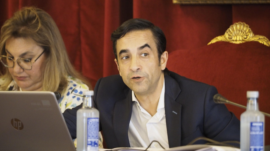Rey Varela insiste en que Ferrol “quere ter o mesmo que o resto das cidades galegas”