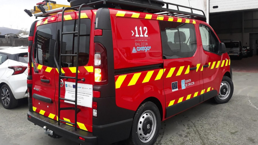 El incendio en una vivienda de San Martiño do Porto, en Cabanas, moviliza a un amplio operativo
