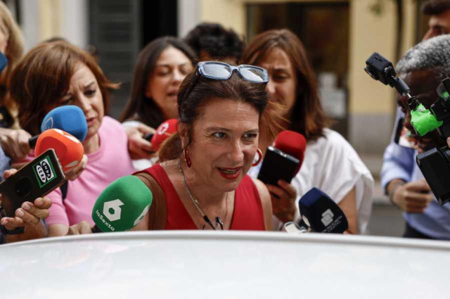 Leire Díez se explica ante Ferraz y pide la baja voluntaria del PSOE