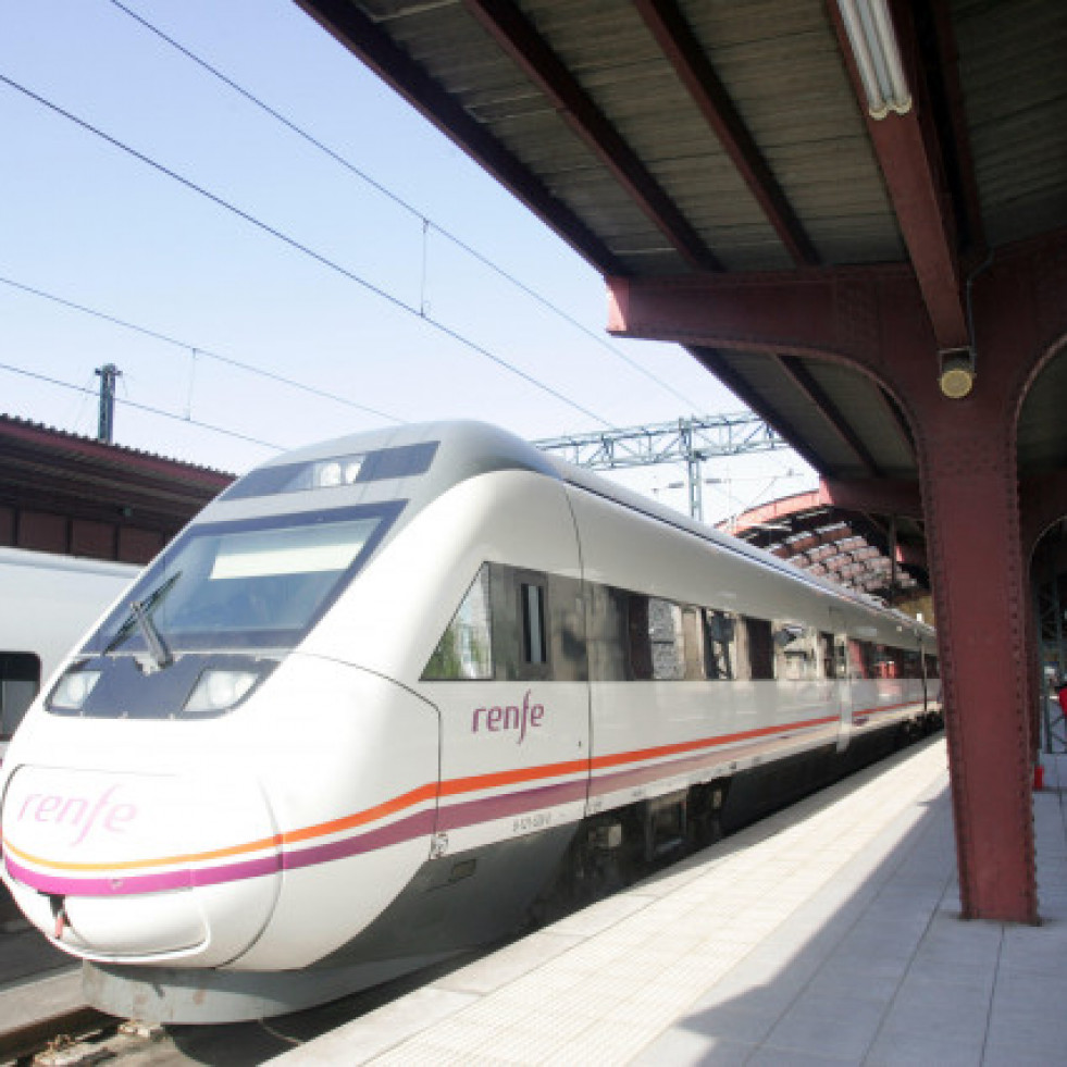 El PP pide que se rectifiquen los horarios del AVE Galicia-Madrid y la supresión de la parada en A Gudiña