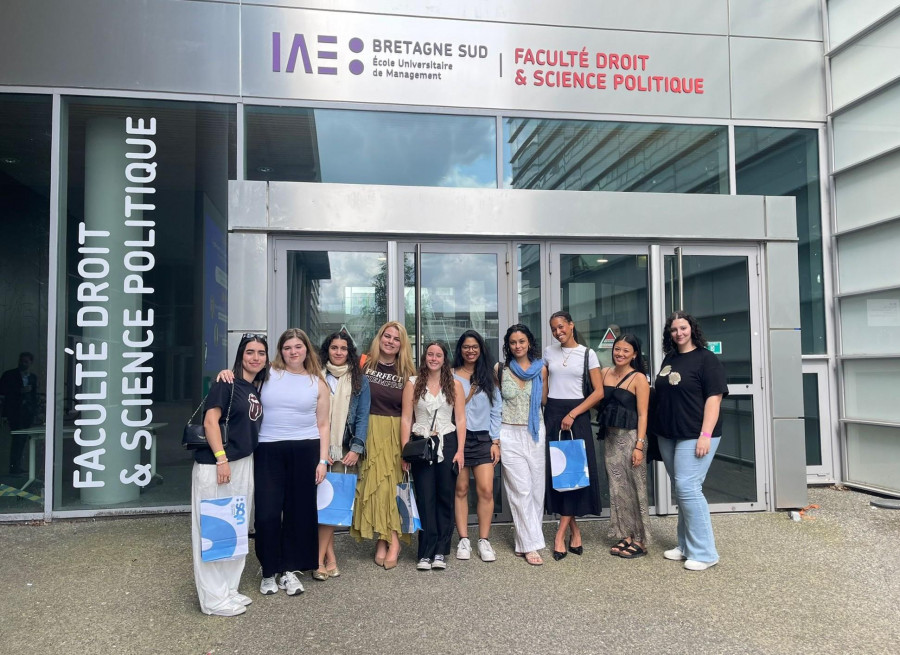 Alumnado do grao en Relacións Internacionais de Ferrol participa nun Erasmus+ en Francia