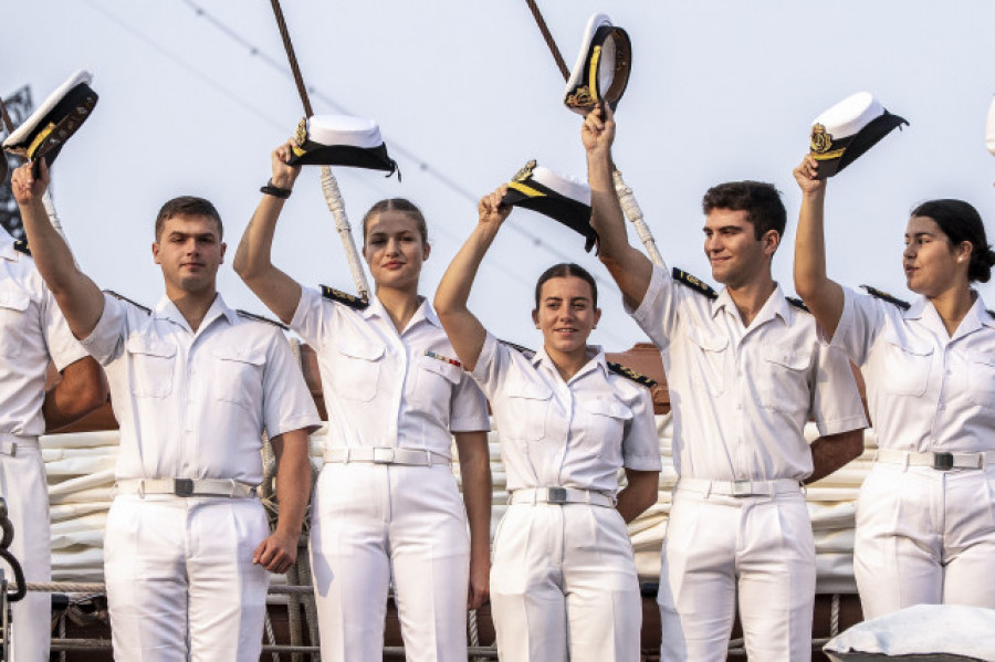 El comandante del buque Elcano destaca la completa formación que recibe la princesa Leonor