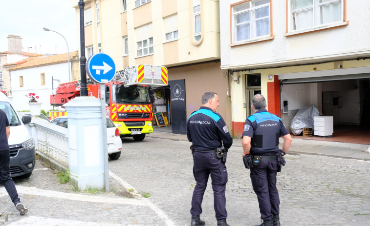 Una papelera en llamas moviliza a los Bombeiros de Ferrol