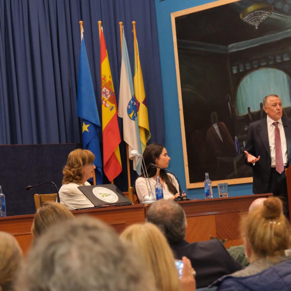 La universidad privada que propone Venancio Salcines responde a un modelo distinto
