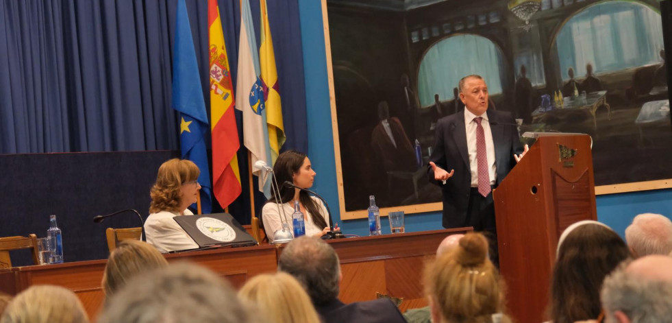 La universidad privada que propone Venancio Salcines responde a un modelo distinto